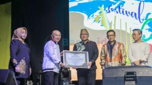 Bupati Pohuwato Janji Tahun Depan Festival Pesona Pohon Cinta Akan Lebih Meriah