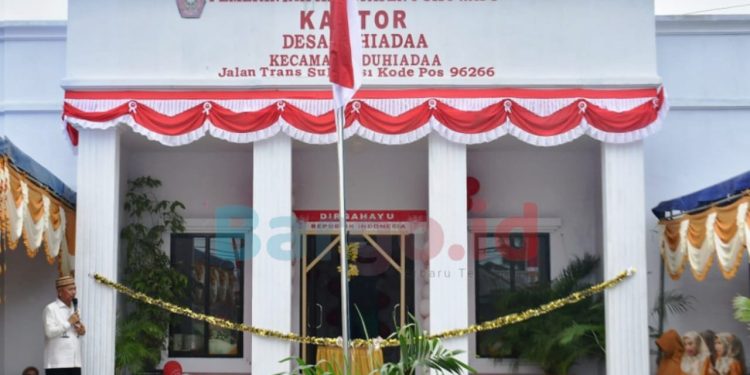 Bupati Saipul Mbuinga Puji Pembangunan Kantor Desa Duhiada’a, Simbol Dedikasi dan Kerjasama