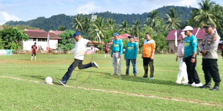 Bupati Saipul Mbuinga: Transmigrasi Cup 2024 untuk Atlet dan UMKM Taluditi
