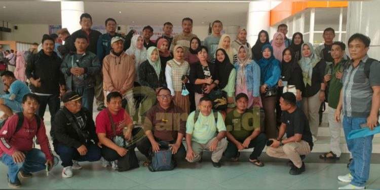 37 Petani dan Penyuluh Pohuwato Perluas Pengetahuan Melalui Study Tour READSI