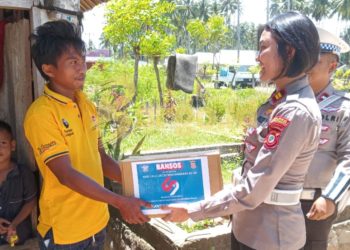 Bakti Sosial dan Edukasi Lalu Lintas, Satlantas Polres Pohuwato Sapa Warga Marisa