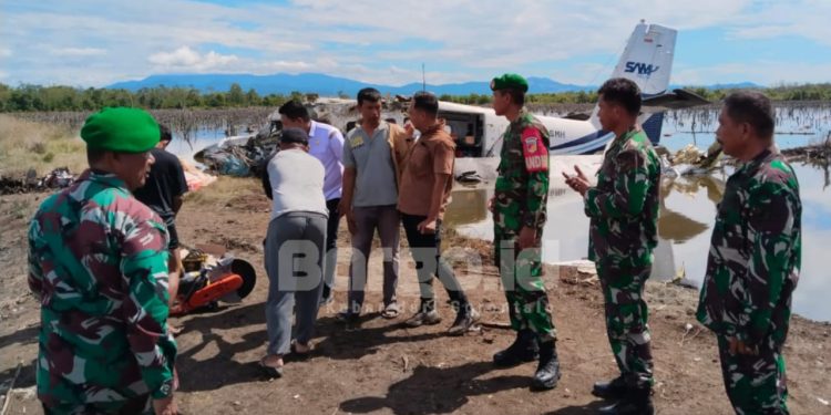 Dandim Letkol Inf Madiyan Surya Pimpin Evakuasi Korban Jatuhnya Pesawat di Pohuwato