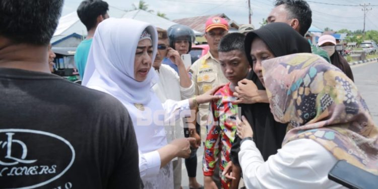 Plt Bupati Pohuwato Tinjau Lokasi Kebakaran, Dua Rumah Warga dan Kantor PDAM Rusak Parah
