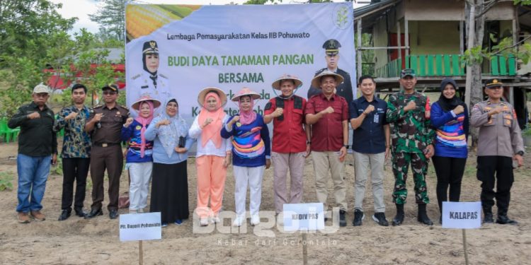 Lapas Pohuwato Gelar Penanaman Pangan: Berdayakan Warga Binaan dengan Keterampilan Bertani