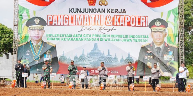 Kapolri-Panglima TNI Pantau Pemanfaatan Lahan Produktif di Semarang