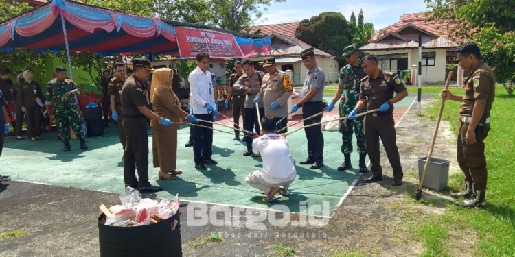 Kejari Pohuwato Musnahkan Barang Bukti Hukum Tetap, Ini Rinciannya