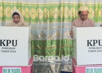 Coblos di TPS 01 Popayato, Wakil Bupati Pohuwato Sampaikan Harapan Pilkada Aman