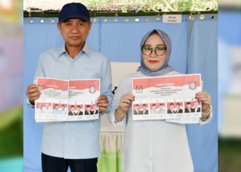 Coblos di TPS 002 Sipatana, Saipul Mbuinga Ajak Warga Pohuwato Sukseskan Pilkada Serentak 2024