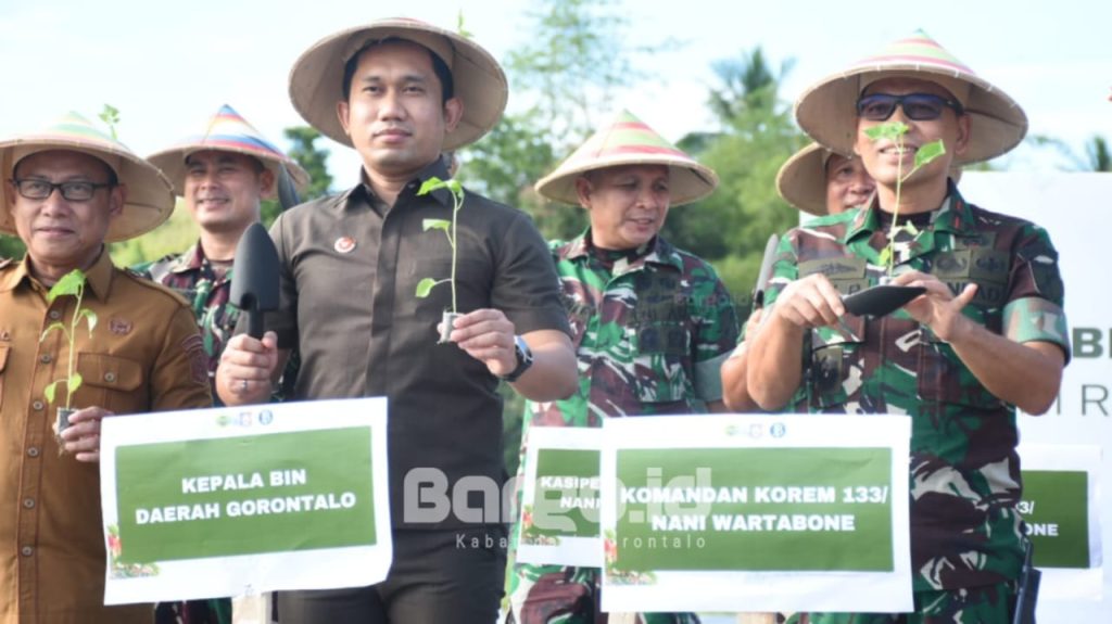 Korem 133/Nani Wartabone dan BI Tanam Cabai untuk Ketahanan Pangan di Gorontalo
