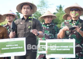 Korem 133/Nani Wartabone dan BI Tanam Cabai untuk Ketahanan Pangan di Gorontalo
