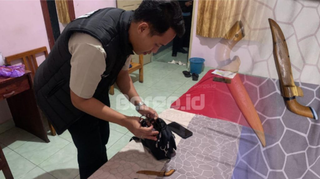 Polda Gorontalo Amankan Pasangan Suami Istri Bawa Senjata Tajam dalam Operasi Pekat Otanaha II