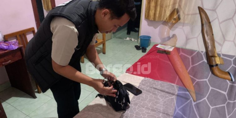 Polda Gorontalo Amankan Pasangan Suami Istri Bawa Senjata Tajam dalam Operasi Pekat Otanaha II