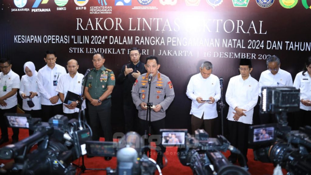 Libur Nataru 2024: Kapolri Pastikan Pengamanan Maksimal dengan Prediksi 110 Juta Pemudik
