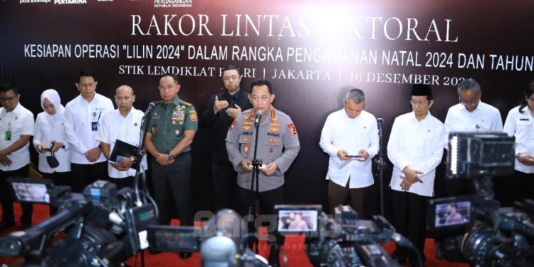 Libur Nataru 2024: Kapolri Pastikan Pengamanan Maksimal dengan Prediksi 110 Juta Pemudik