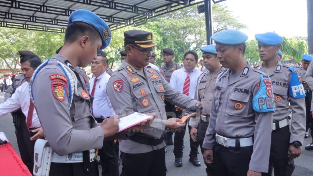 Cegah Penyalahgunaan, Wakapolda Gorontalo Brigjen Simson Zet Ringu Periksa Senjata Api Personel