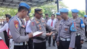 Cegah Penyalahgunaan, Wakapolda Gorontalo Brigjen Simson Zet Ringu Periksa Senjata Api Personel
