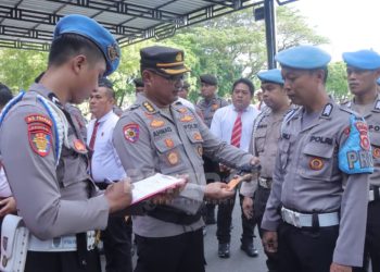Cegah Penyalahgunaan, Wakapolda Gorontalo Brigjen Simson Zet Ringu Periksa Senjata Api Personel