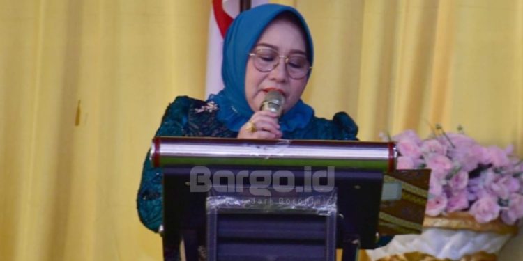 Selvi Monoarfa Bacakan Sejarah Hari Ibu di PHI ke-96 Kabupaten Pohuwato