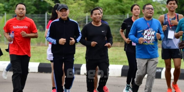 Sejauh 5 KM, Bupati Saipul Mbuinga Turut Berlari di Fun Run HUT ke-23 Kecamatan Randangan