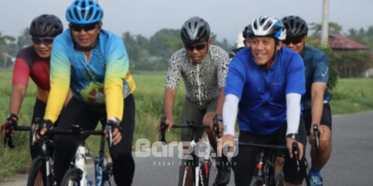 Jaga Kebugaran, Wakapolda Gorontalo Brigjen Pol Simson Zet Ringu Ajak PJU Gowes Bersama