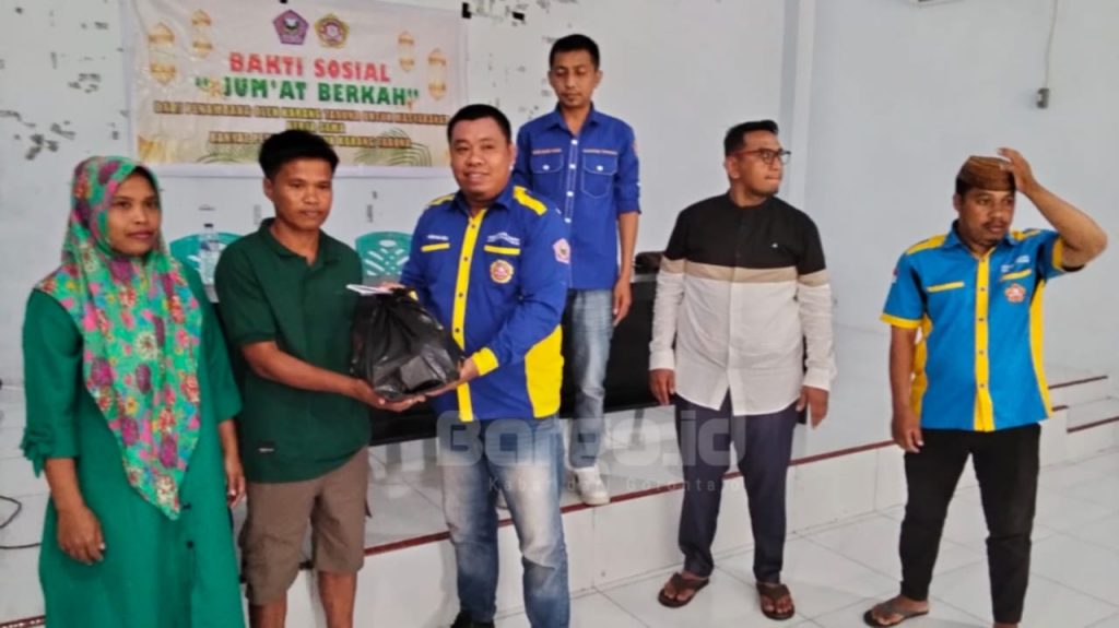 Bantuan Sembako Penambang Lokal, Warga Patilanggio Antusias Sambut Program Jumat Berkah