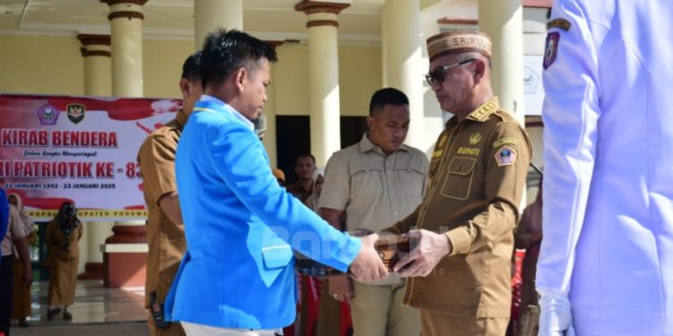 Bupati Pohuwato Lepas Kirab Bendera Pusaka Hari Patriotik ke-83
