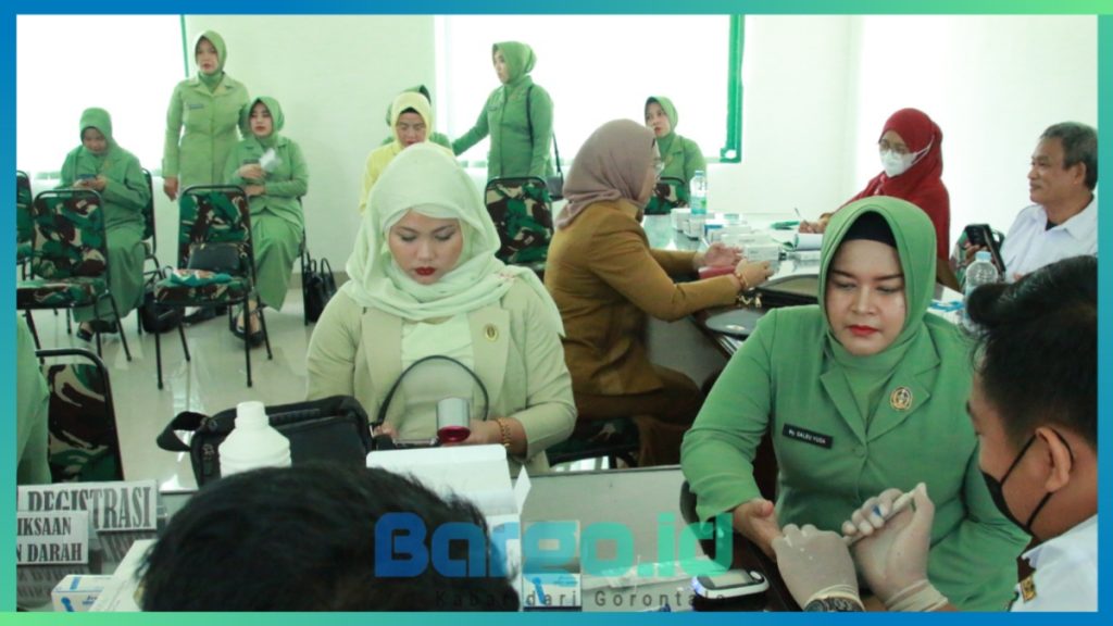 Peduli Sesama, Persit KCK Cabang LXXV Kodim 1316/Boalemo Gelar Donor Darah di HUT Ke 79