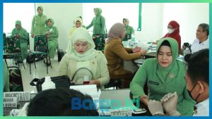 Peduli Sesama, Persit KCK Cabang LXXV Kodim 1316/Boalemo Gelar Donor Darah di HUT Ke 79