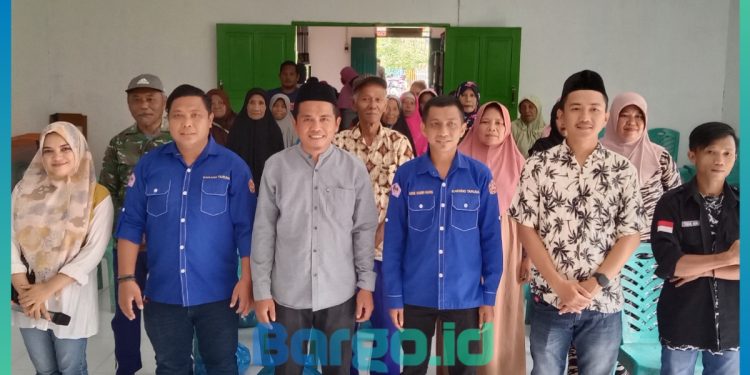 Karang Taruna Pohuwato dan Penambang Rakyat Berbagi dalam Jum’at Berkah di Desa Bulangita