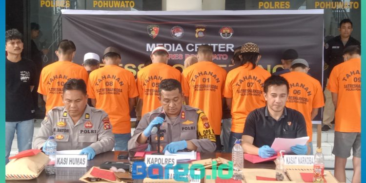 Polres Pohuwato Berantas Narkoba, 12 Tersangka Dibekuk dan 107 Paket Sabu Disita