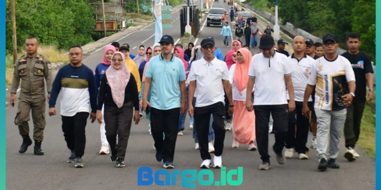 Resmi Canangkan CFD di Pantai Pohon Cinta, Wabup Iwan Adam Ajak Warga Hidup Sehat