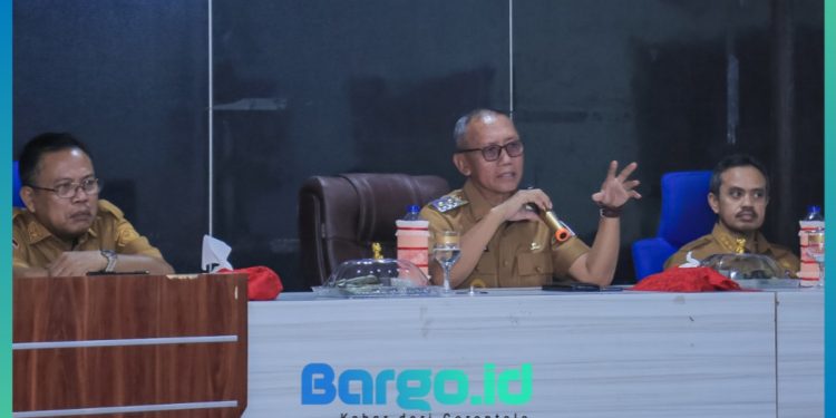 Wabup Iwan Adam Pimpin Rapat Perdana, Bahas Efisiensi Anggaran dan Program 100 Hari Pemerintahan SIAP