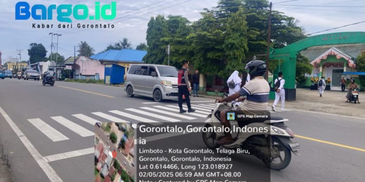 Pastikan Keselamatan Pengguna Jalan, Dit Samapta Polda Gorontalo Sigap Atur Lalu Lintas di Jam Sibuk