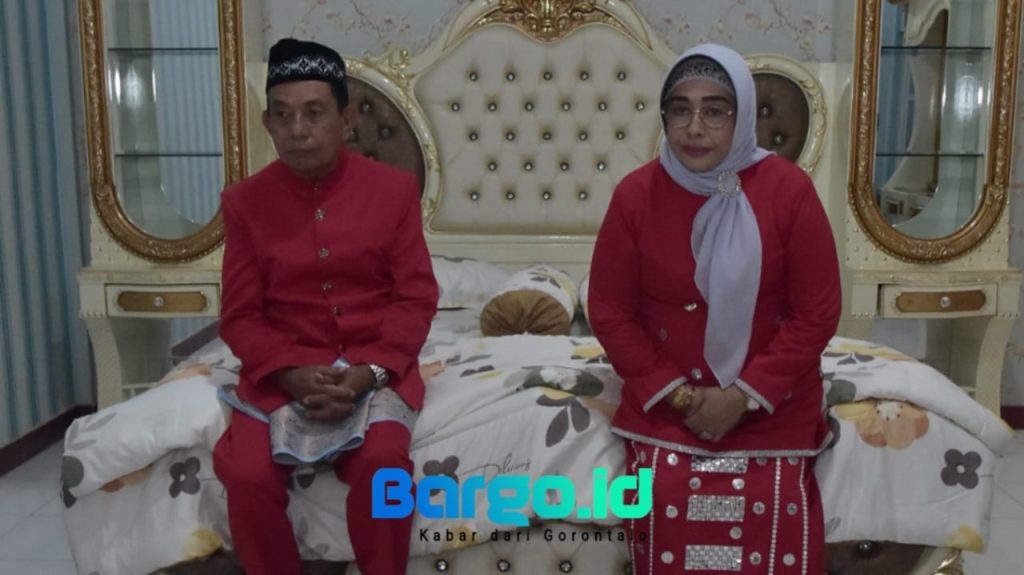 Adat ‘Modepito’ Jadi Momen Penghormatan Terakhir, Suharsi Igirisa Resmi Akhiri Masa Bakti 2021-2024