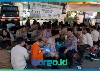 Kapolres Pohuwato Gelar Buka Puasa Bersama Anak Pramuka di Depan Polsek Marisa