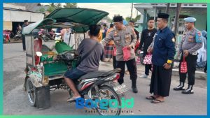 Kapolres Pohuwato Tebar Kebaikan di Bulan Ramadan dengan Bagikan Takjil untuk Warga Sipayo