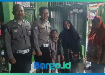 Polisi Ciputat Timur Bantu Ibu Kehabisan Tiket Mudik, Antar hingga Berbuka Puasa
