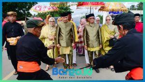 Bupati Saipul dan Wabup Iwan Terima Restu Adat Mopotilolo Sebelum Berinteraksi dengan Warga Popayato Timur
