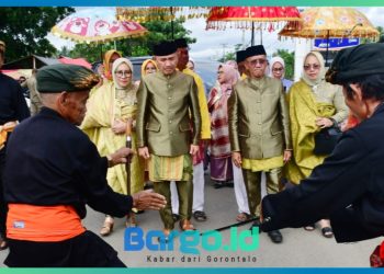 Bupati Saipul dan Wabup Iwan Terima Restu Adat Mopotilolo Sebelum Berinteraksi dengan Warga Popayato Timur