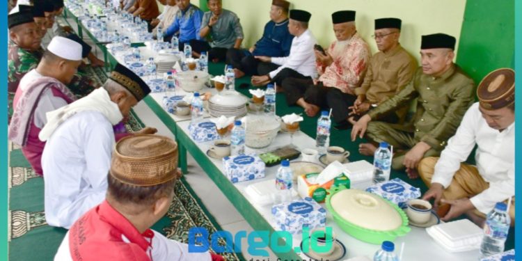 Bupati dan Wakil Bupati Pohuwato Gelar Buka Puasa Bersama Usai Prosesi Mopotilolo di Popayato