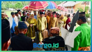 Bupati dan Wakil Bupati Pohuwato Jalani Prosesi Adat Mopotilolo di Kecamatan Wanggarasi