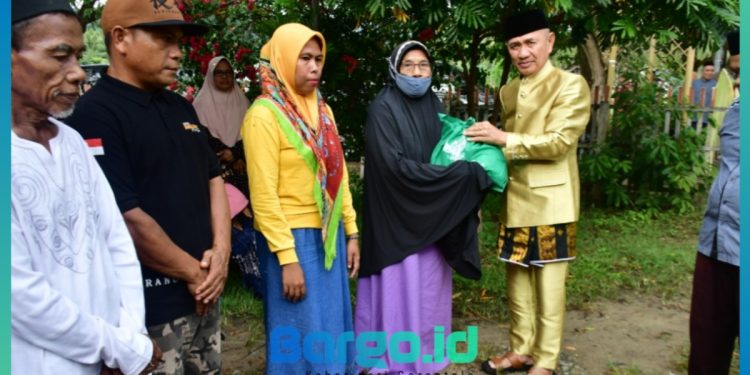 Pemda Pohuwato Bersama Baznas Salurkan Paket Ramadhan untuk Kaum Duafa dan Pekerja Layanan Publik