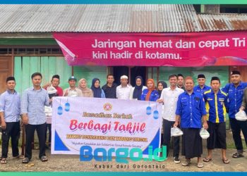 Kolaborasi Rakyat Penambang dan Karang Taruna Pohuwato, 500 Paket Takjil Dibagikan di Wanggarasi dan Lemito