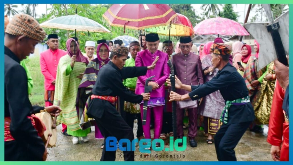 Safari Ramadhan di Patilanggio, Bupati Saipul dan Wabup Iwan Jalani Adat Mopotilolo