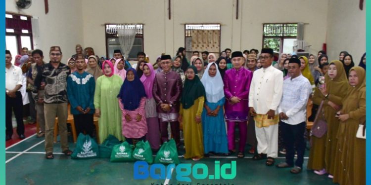 Pemkab Pohuwato dan Baznas Salurkan 110 Paket Ramadan untuk Duafa dan Pekerja Harian