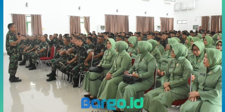 Kasad Jenderal TNI Maruli Simanjuntak Beri Arahan ke Prajurit Korem 133/NW Lewat Vicon