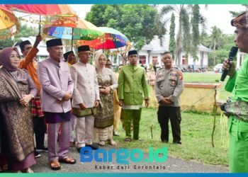 Safari Ramadhan Pemda Pohuwato Berlanjut, Bupati Saipul Disambut Adat Mopotilolo di Duhiadaa