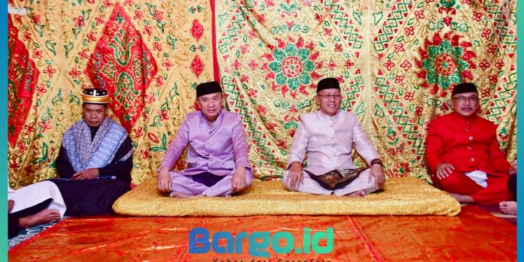 Safari Ramadhan di Buntulia, Bupati Saipul dan Wabup Iwan Jalani Prosesi Adat Mopotilolo