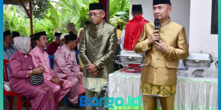 Tutup Prosesi Adat di Paguat, Bupati Saipul Siap Jalankan Program dan Tingkatkan Pelayanan