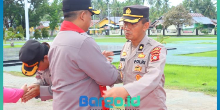 Suasana Haru Warnai Perpisahan AKBP Winarno dari Polres Pohuwato
